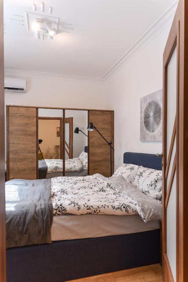 Apartamento Cosy & Renovated 2Bd Flat Near Vitoshka By Flat Mаnager Sofía Exterior foto